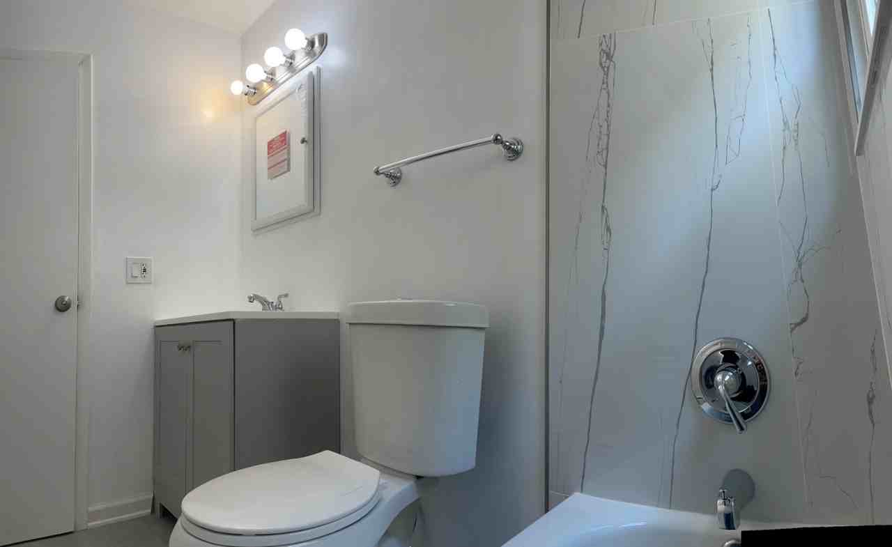 139 Pulaski St - Photo 5 of 10