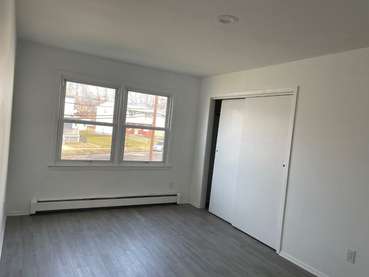 139 Pulaski St - Photo 6 of 10