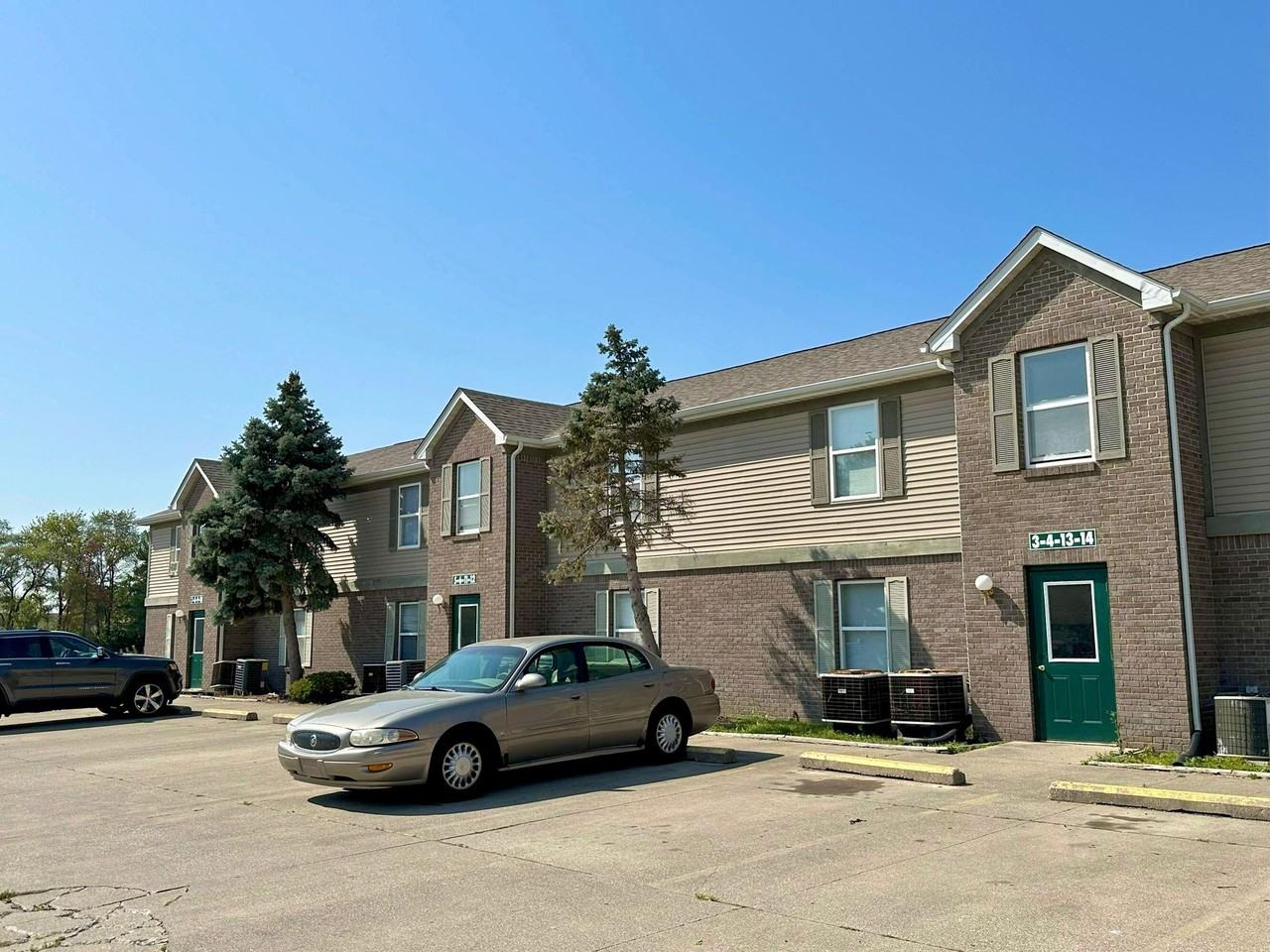 10 Emerald Pines - Photo 2 of 28