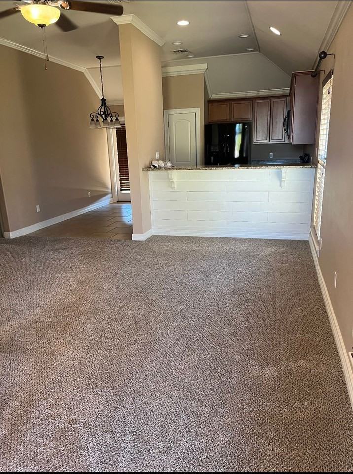 419 Jordan Dr - Photo 3 of 25