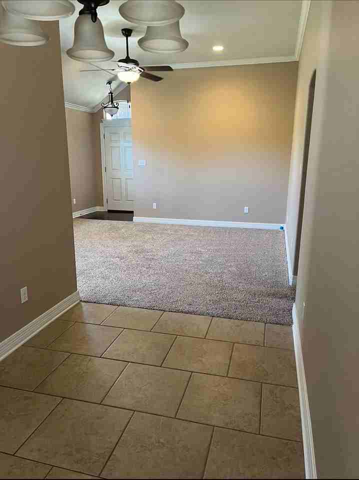 419 Jordan Dr - Photo 5 of 25