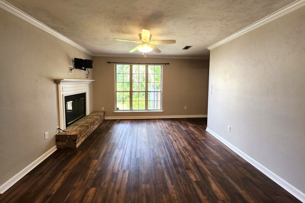 550 Teal Ln - Photo 7 of 37