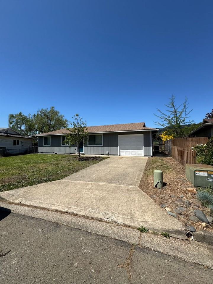 331 Donald Terrace - Photo 2 of 16