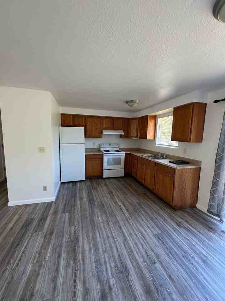 331 Donald Terrace - Photo 5 of 16