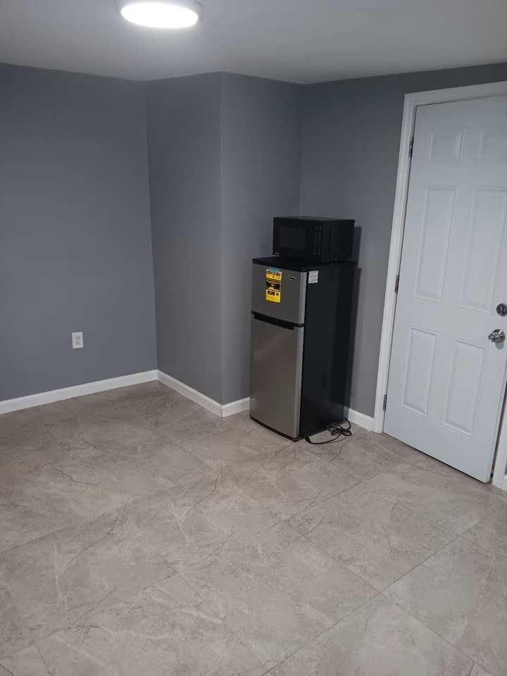 261 Florida Avenue - Photo 4 of 5