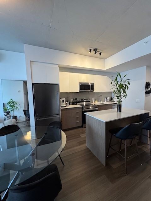 815 Plymouth Avenue - Photo 2 of 9