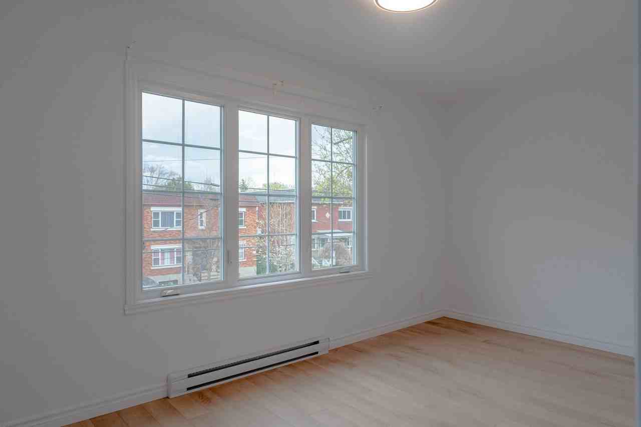 784 Rue Crevier - Photo 5 of 17