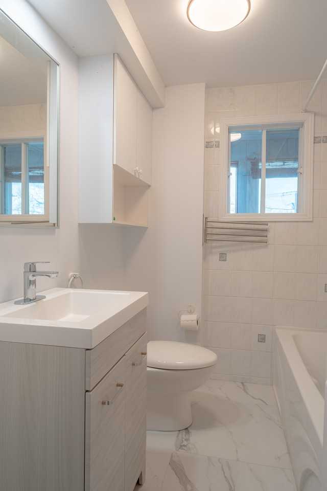 784 Rue Crevier - Photo 3 of 17