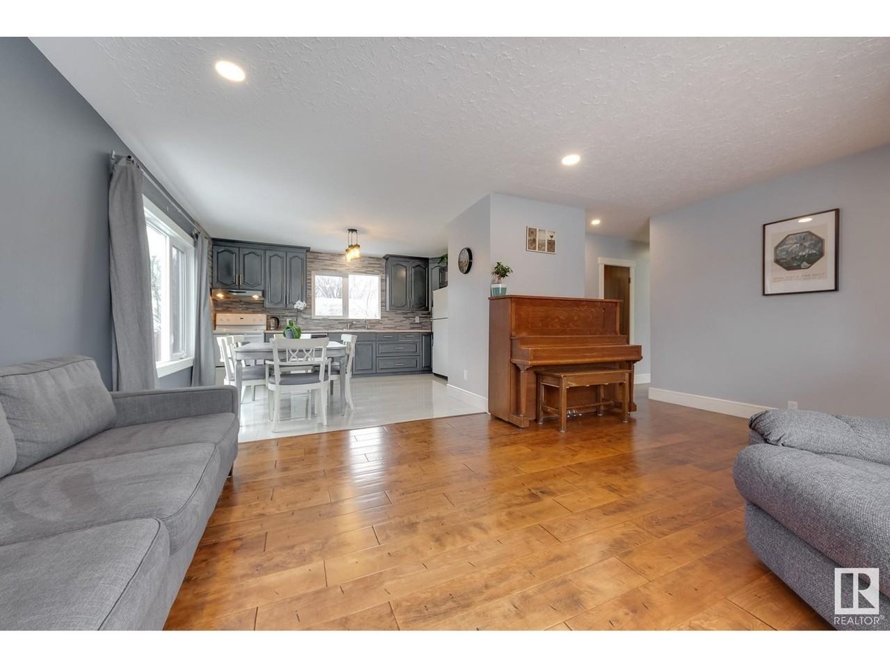 15924 88B Avenue Northwest - Photo 3 of 35