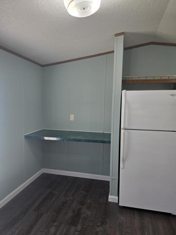 881 Culp Ave - Photo 5 of 10