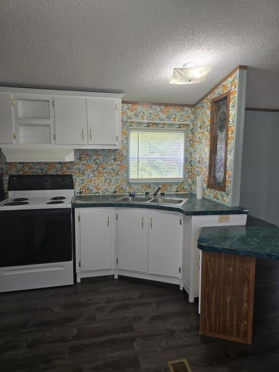 881 Culp Ave - Photo 6 of 10