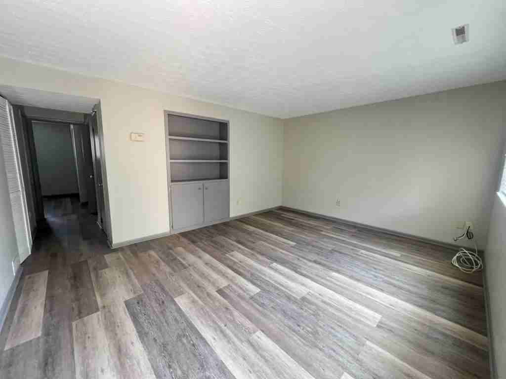 355 E 20th Ave - Photo 3 of 11