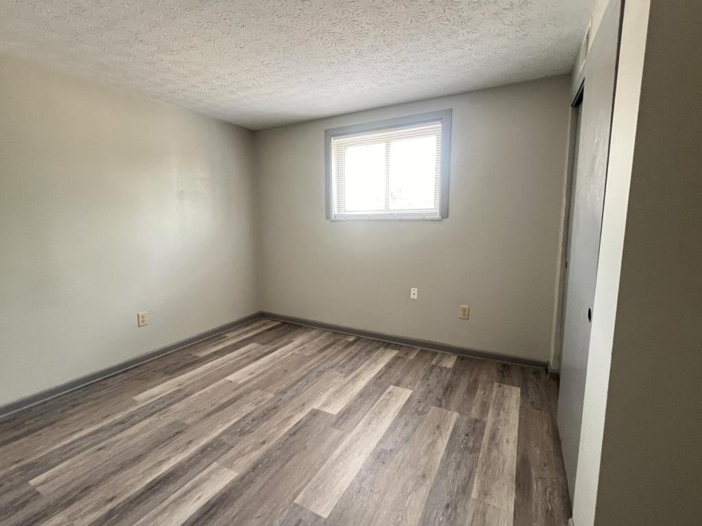 355 E 20th Ave - Photo 4 of 11