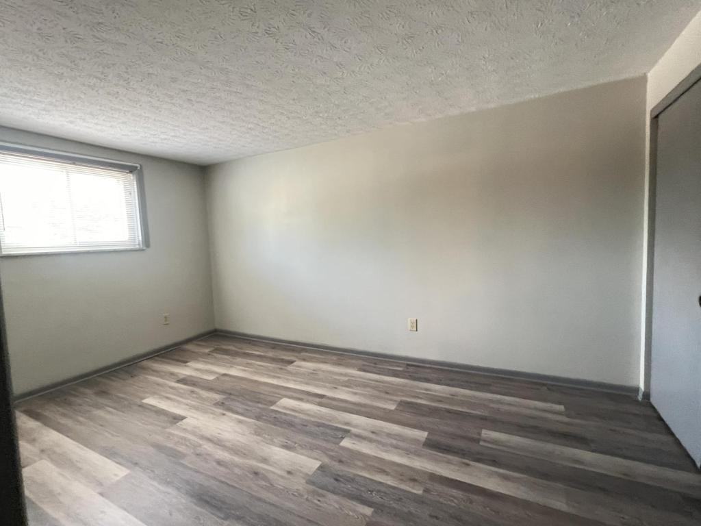 355 E 20th Ave - Photo 5 of 11