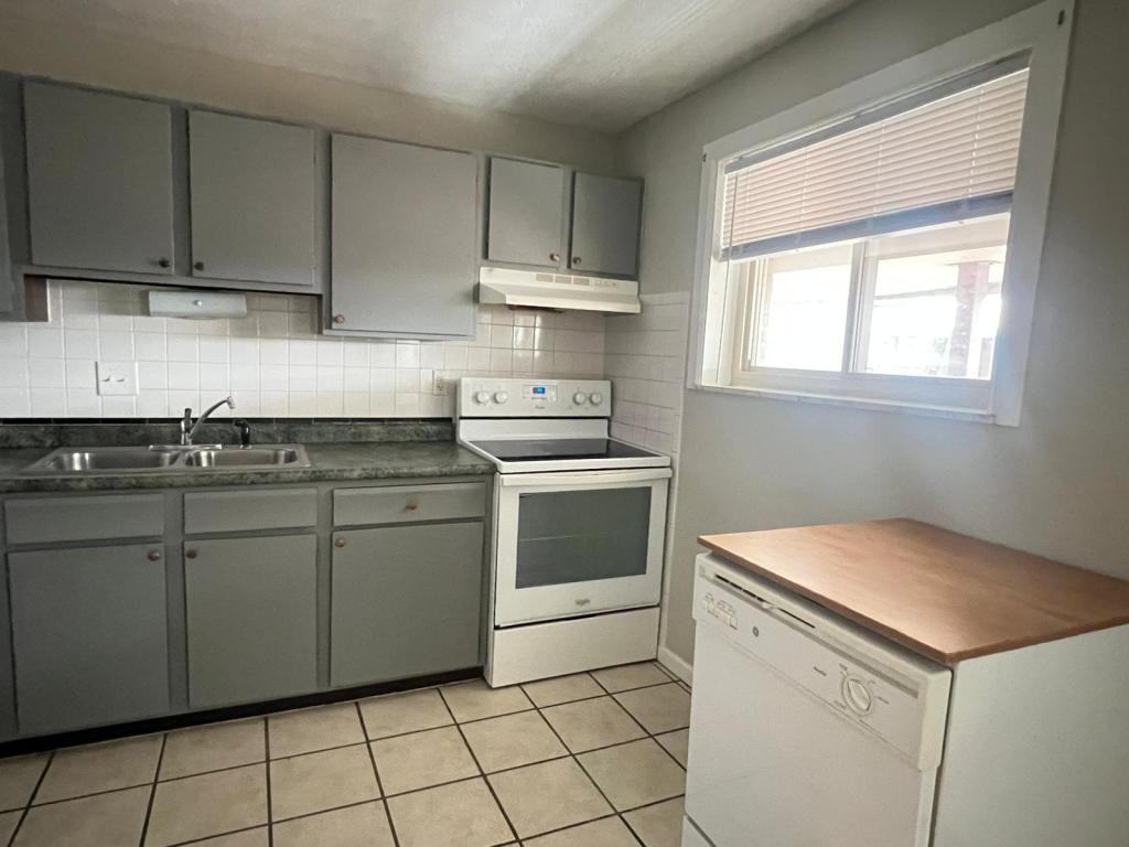 355 E 20th Ave - Photo 2 of 11