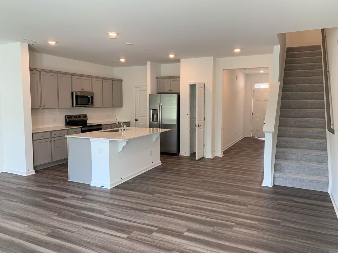 376 Thompson Overlook Way - Photo 2 of 17