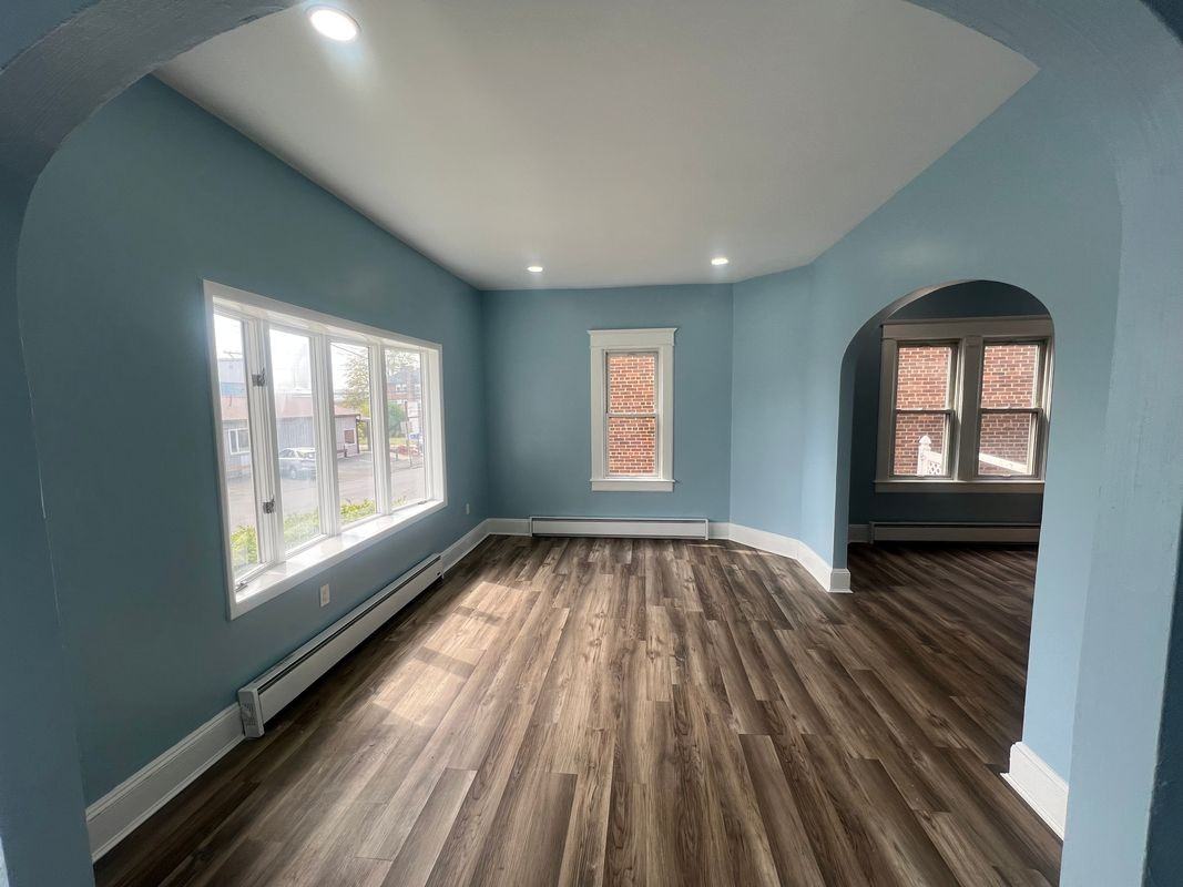 909 Hawthorne St - Photo 2 of 11