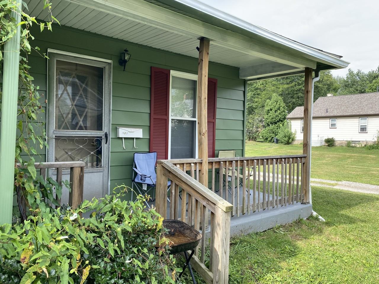 815 Warren Ave #1 - Photo 2 of 2