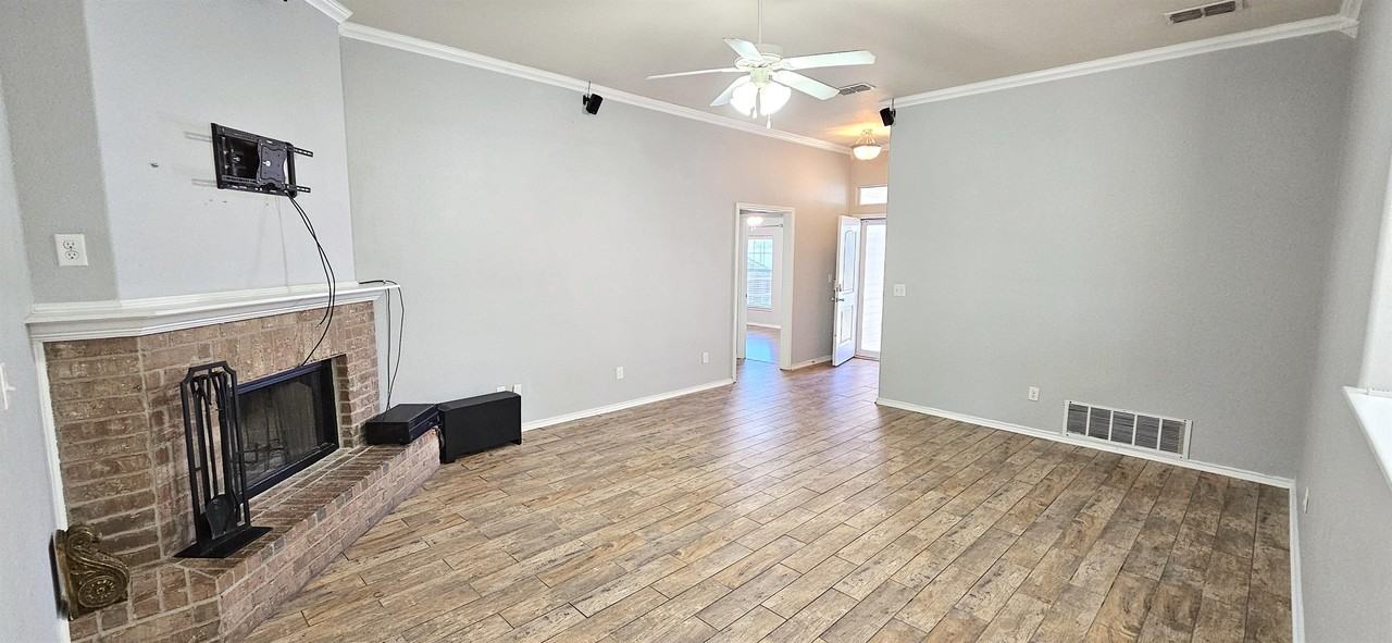 3208 Ranchland Dr - Photo 3 of 16