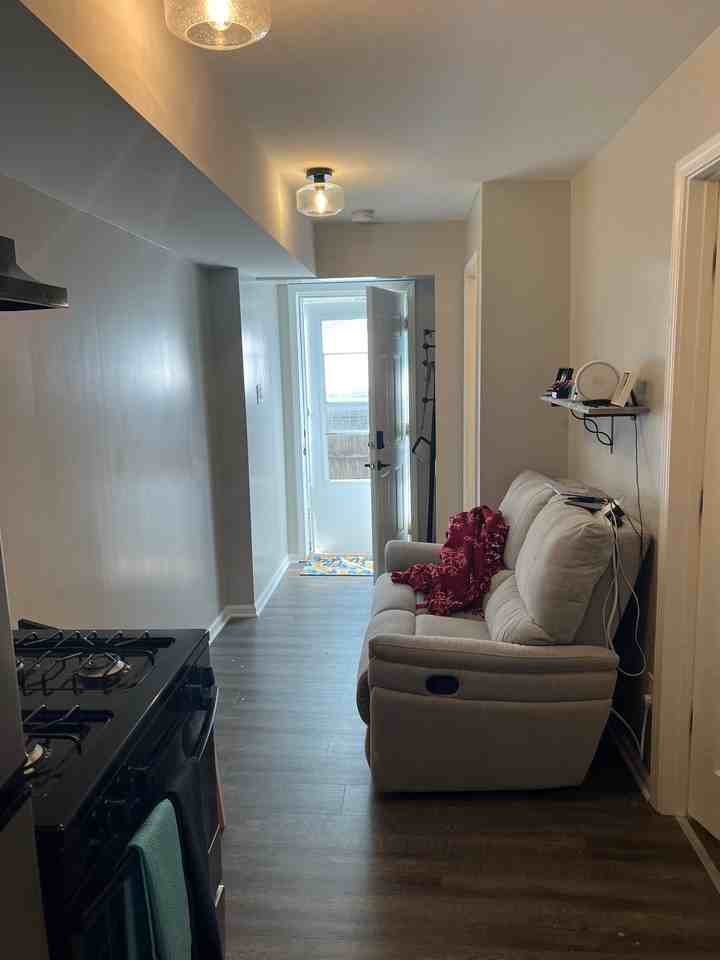 629 Clinton St #3 - Photo 3 of 11