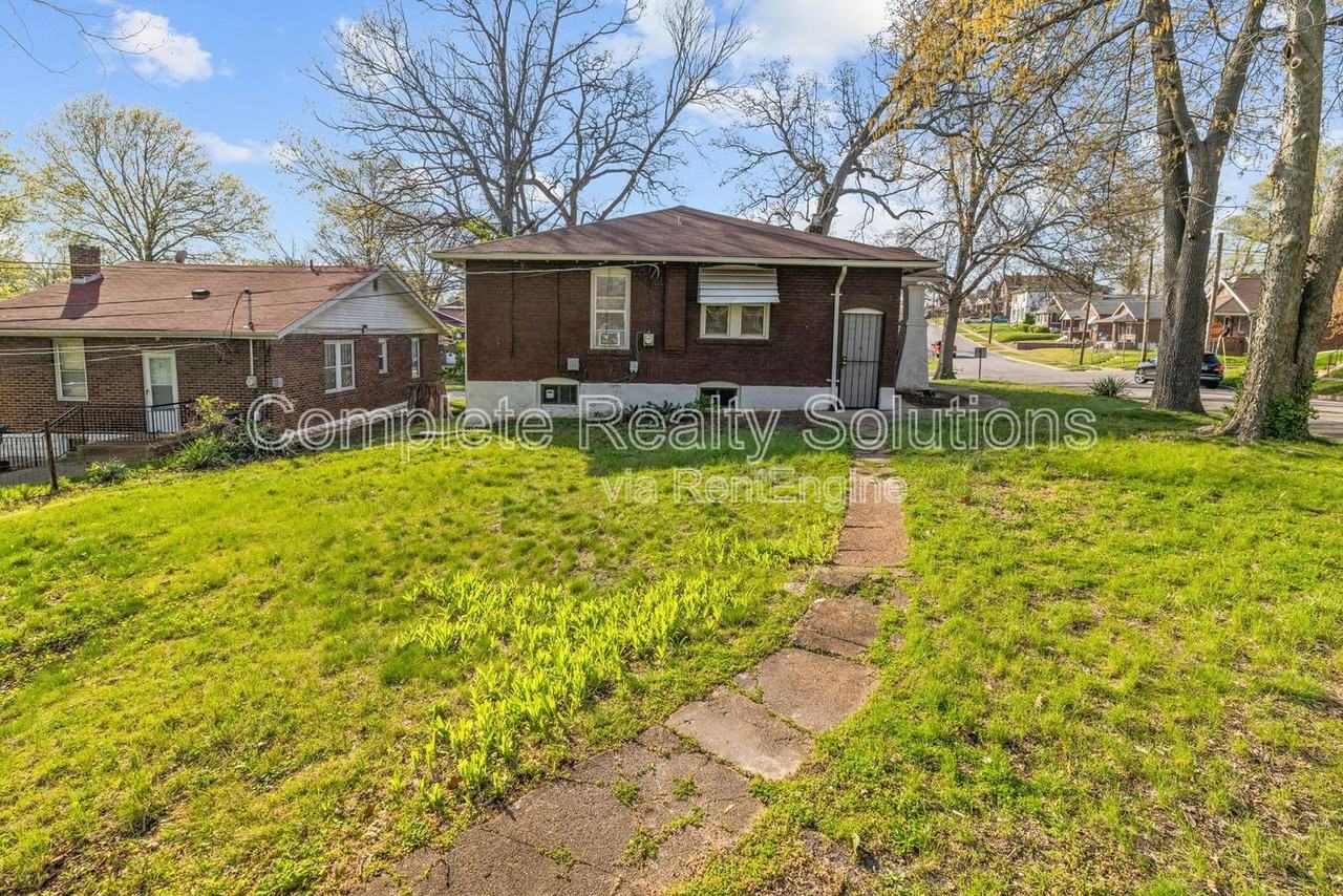 3514 Colonial Ave - Photo 3 of 34