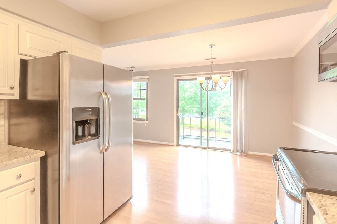 5707 Brentwood Trce - Photo 3 of 12