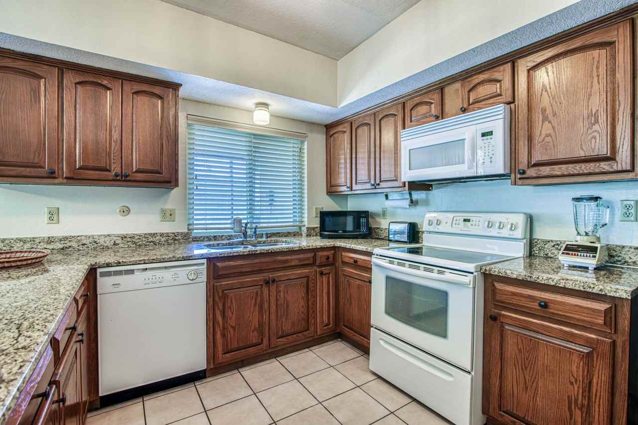 6828 Can Cun Ln - Photo 3 of 44