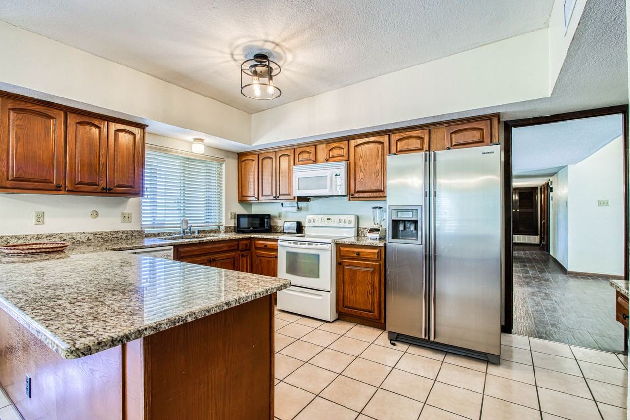 6828 Can Cun Ln - Photo 5 of 44