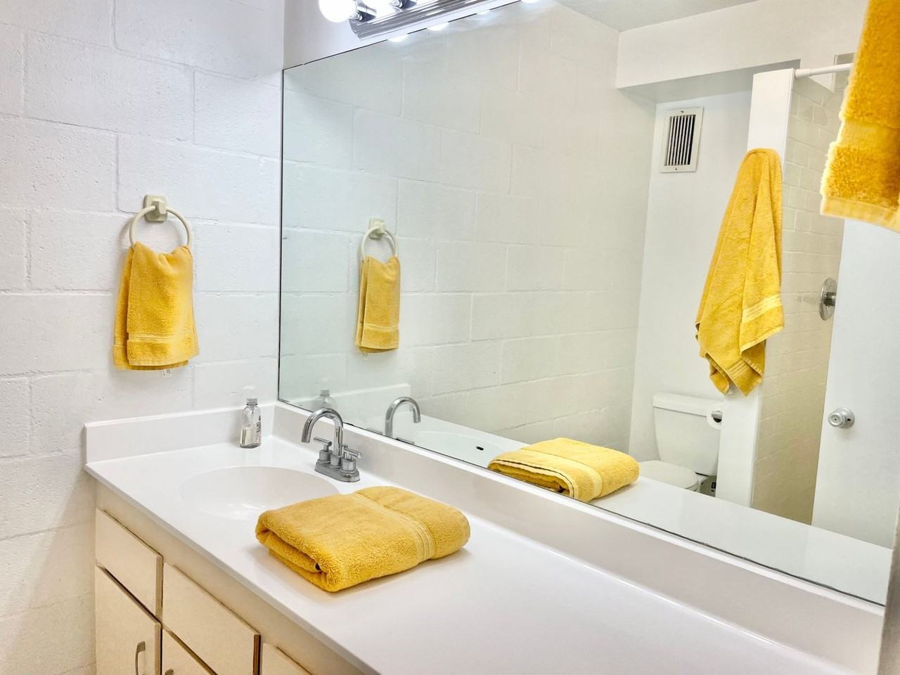 1914 University Ave #202 - Photo 3 of 21