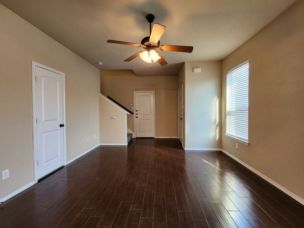 1032 Brown Rock Dr - Photo 3 of 25