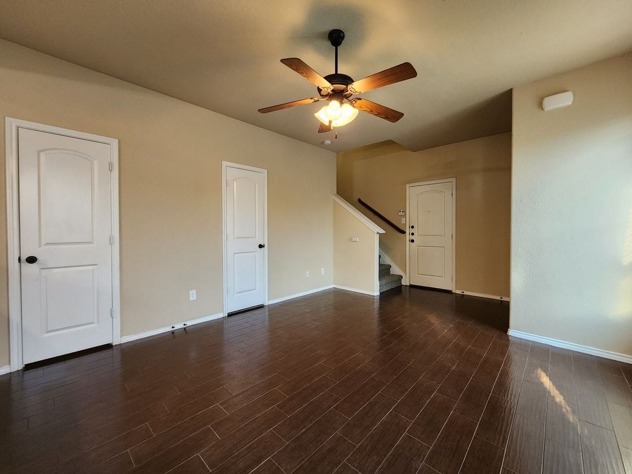 1032 Brown Rock Dr - Photo 4 of 25