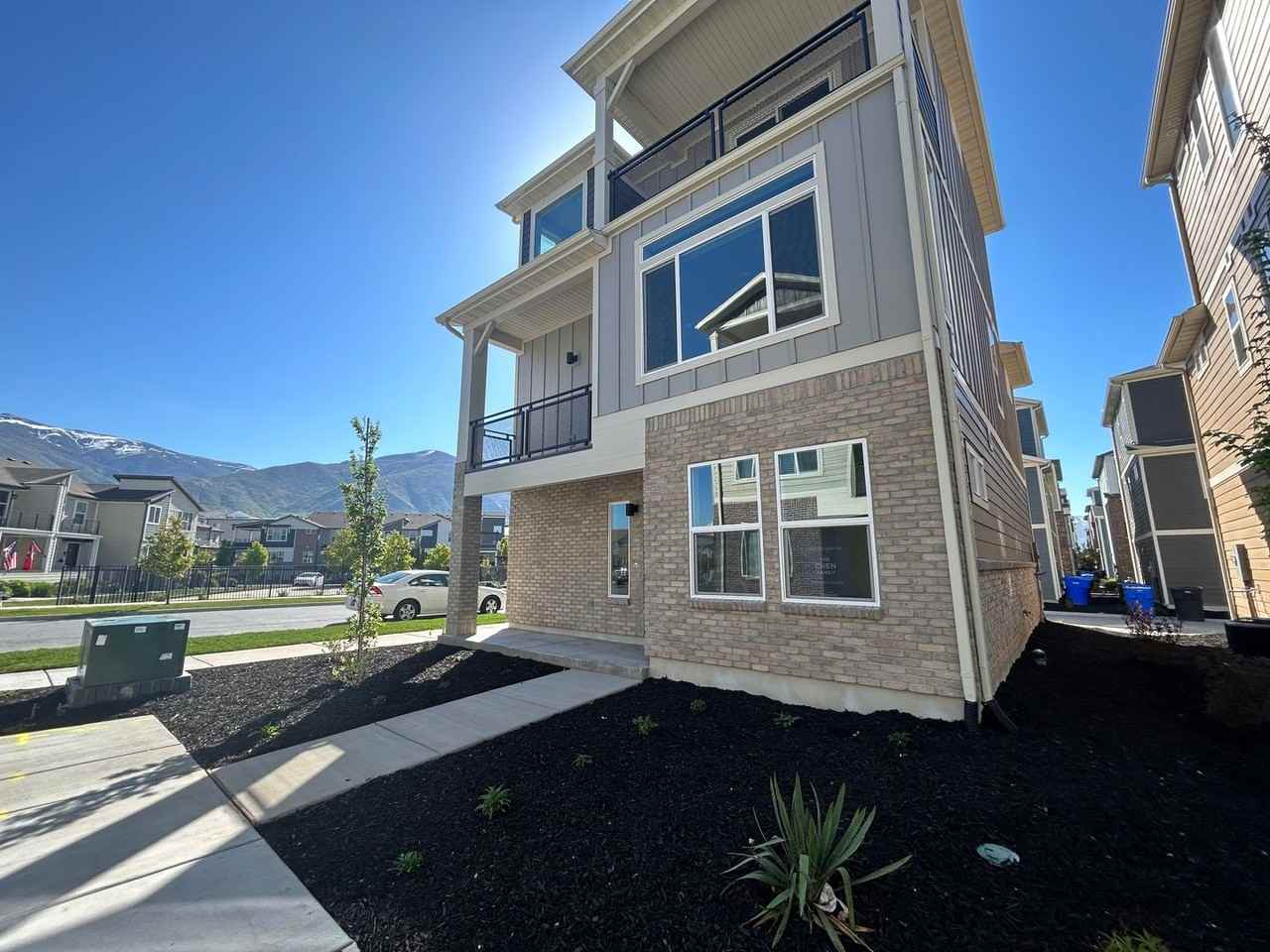 11 N Rio Grand Ave - Photo 2 of 18