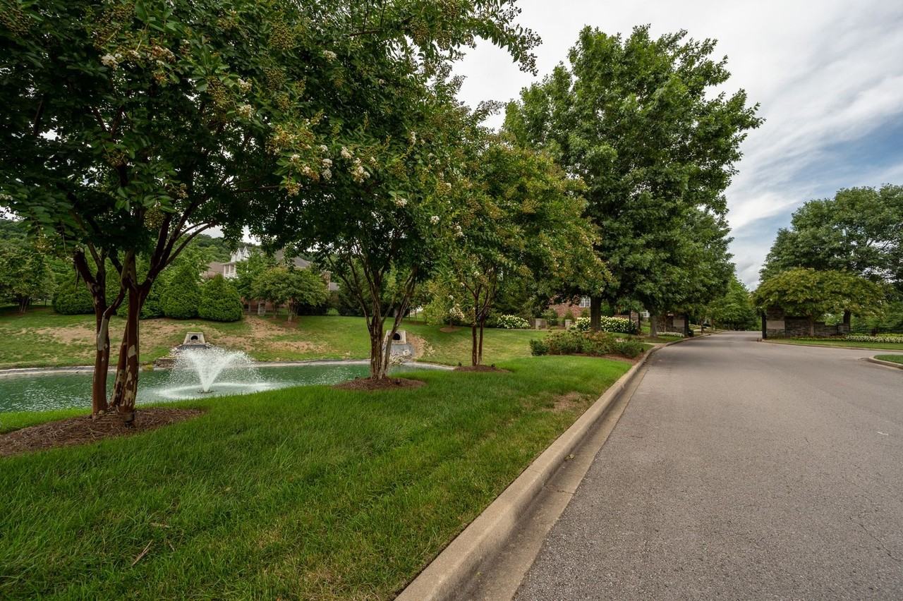 340 Wandering Cir - Photo 4 of 50
