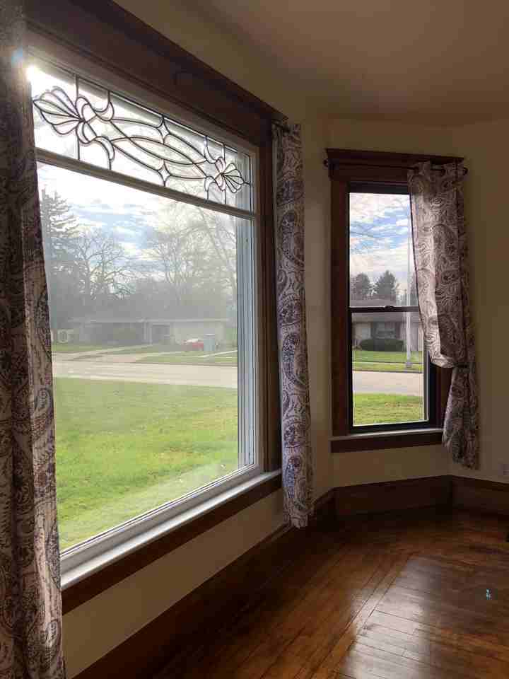 729 N Center St - Photo 5 of 16
