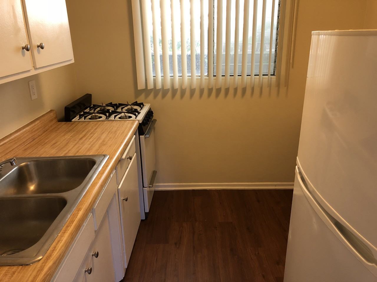 795 N Bellflower Blvd - Photo 4 of 5