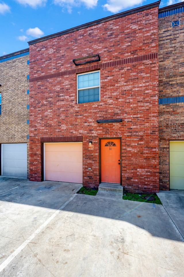 14 Ne 7th St #14 - Photo 3 of 33