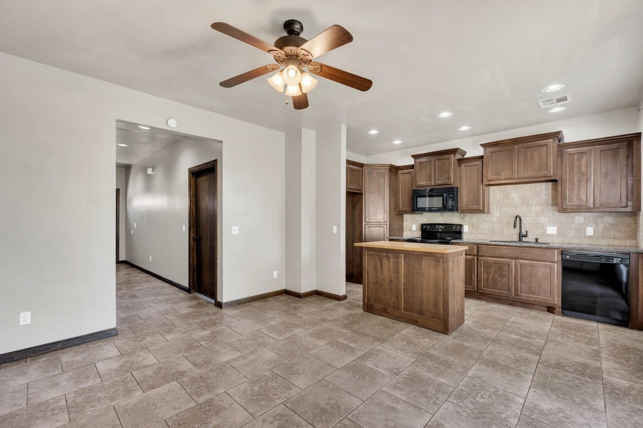 14 Ne 7th St #14 - Photo 6 of 33