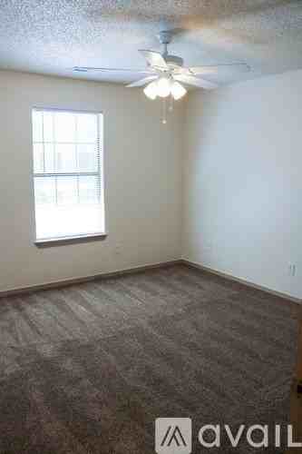 1340 N Oakland Ave #13 - Photo 4 of 6