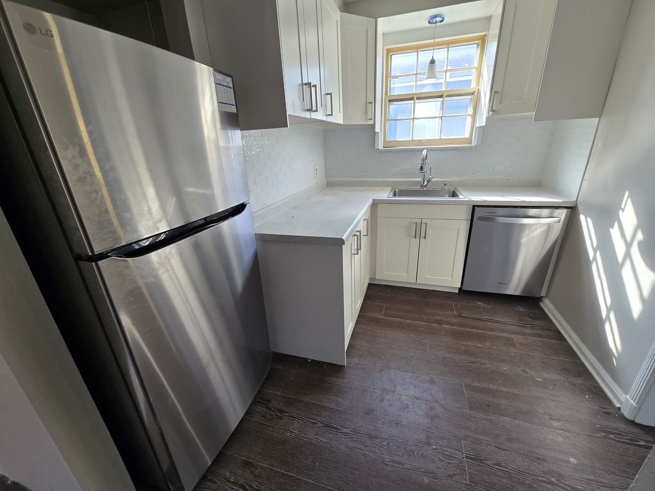 1305 Collegewood St #NA - Photo 7 of 13