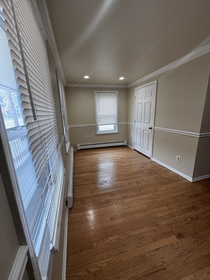 410 Washtenaw Rd #1WHOLEUNIT - Photo 4 of 9