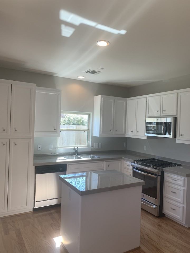 538 E 38th St #NA - Photo 3 of 26