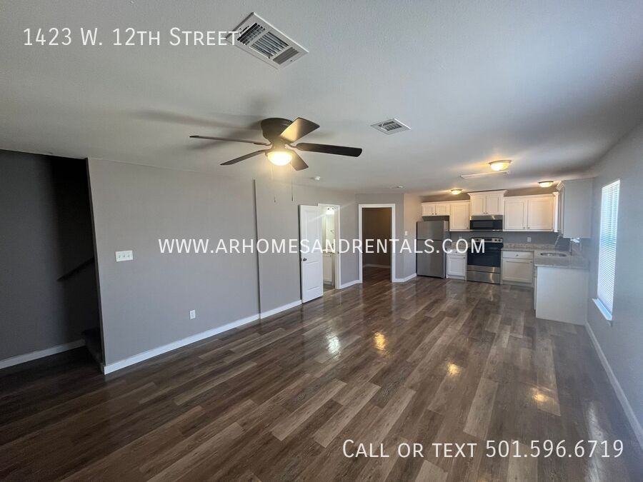 1423 W 12th St - Photo 3 of 11