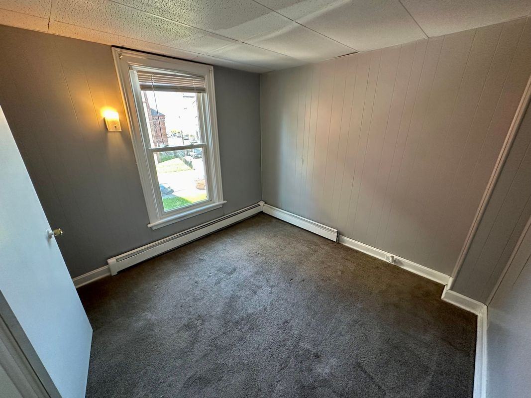 137 Mohawk Ave ##2 - Photo 2 of 8