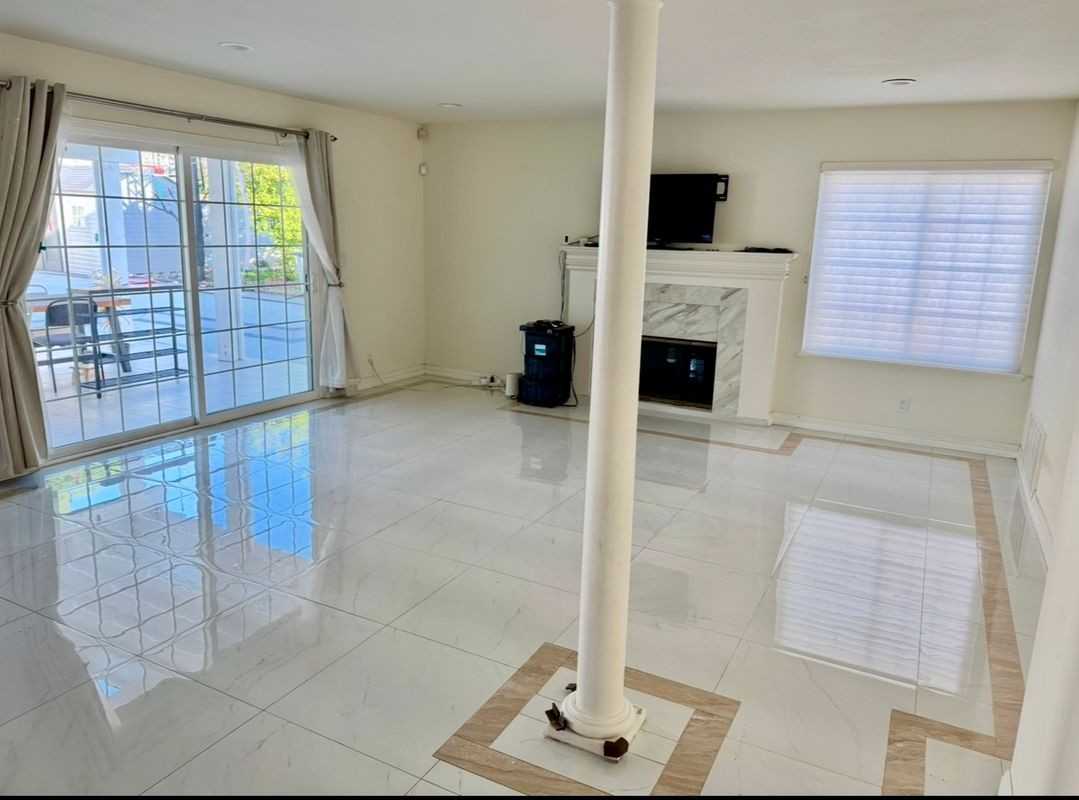 1038 Regal Canyon Dr - Photo 3 of 21