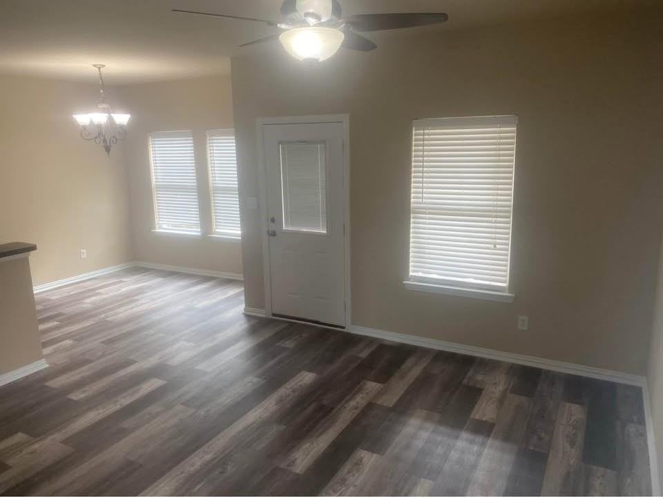 901 Parkplace Road - Photo 5 of 11