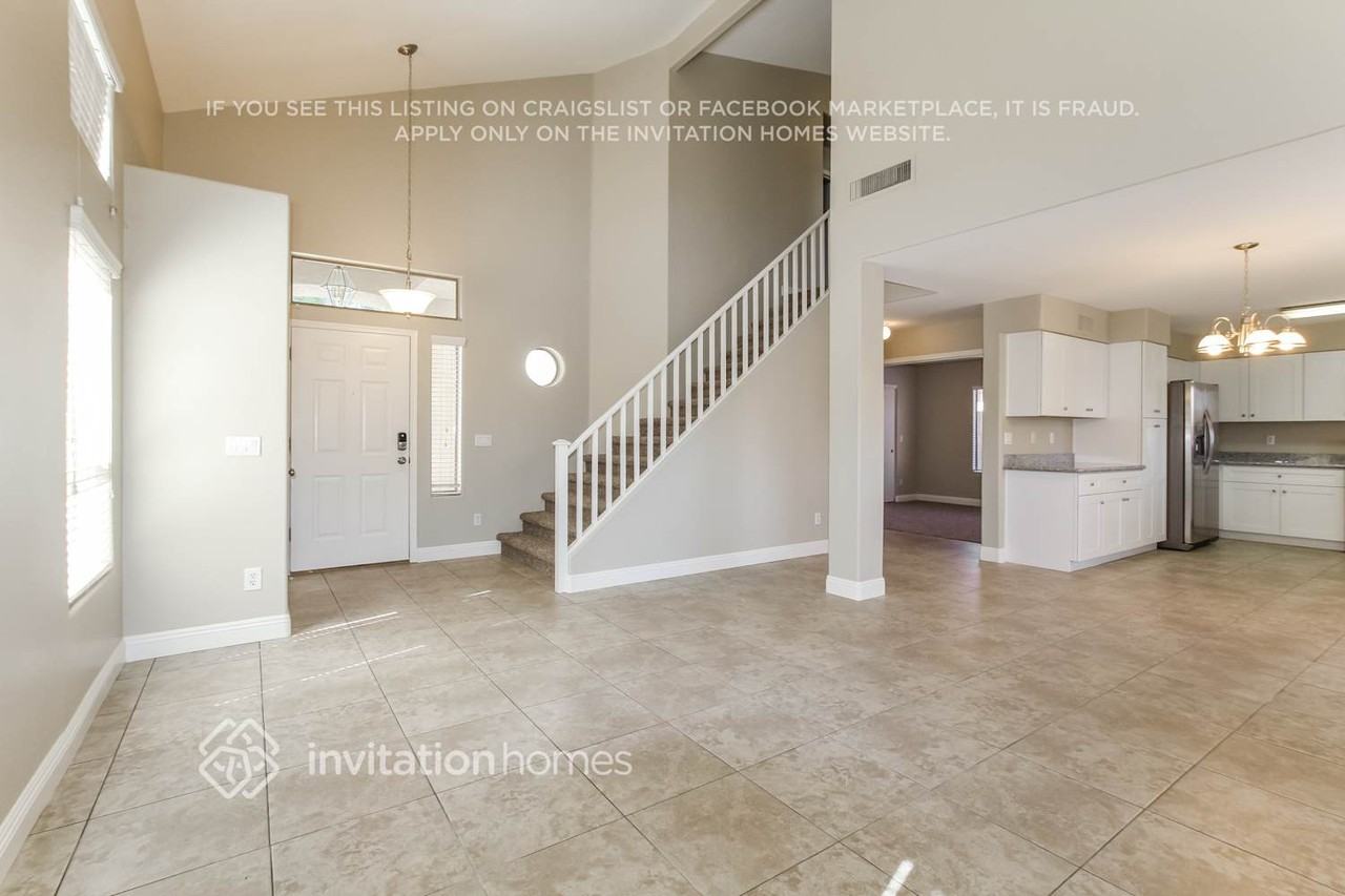 16845 W Windermere Way - Photo 2 of 16