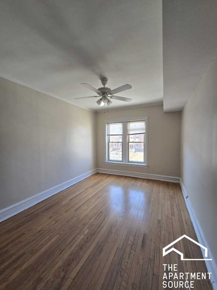 5133 N Damen Ave #3 - Photo 2 of 9