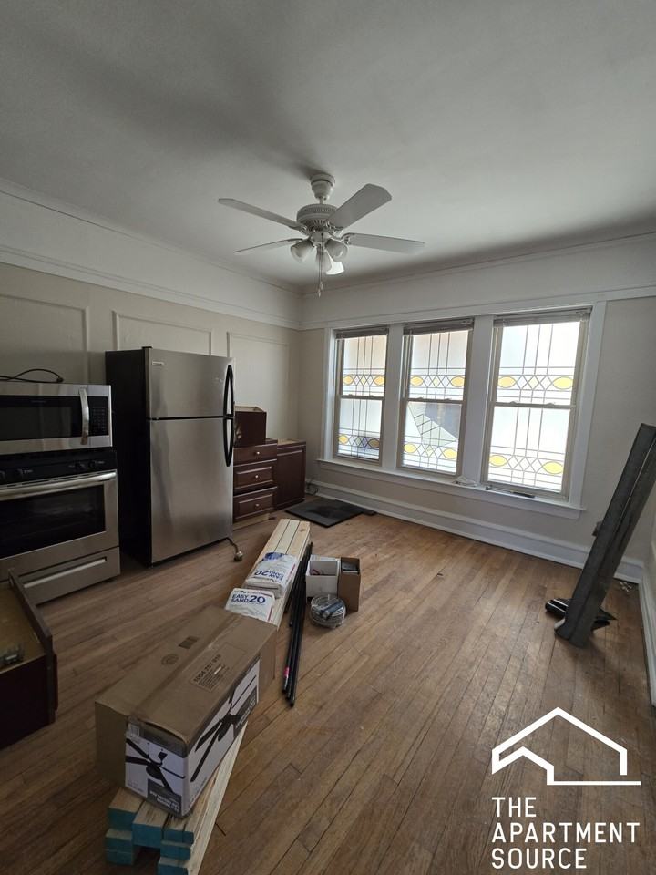 5133 N Damen Ave #3 - Photo 4 of 9