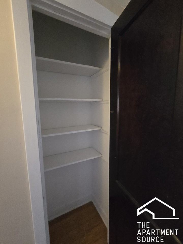 5133 N Damen Ave #3 - Photo 6 of 9