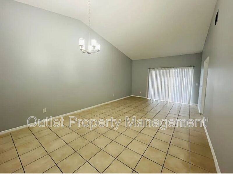 14796 Laguna Beach Cir - Photo 5 of 18